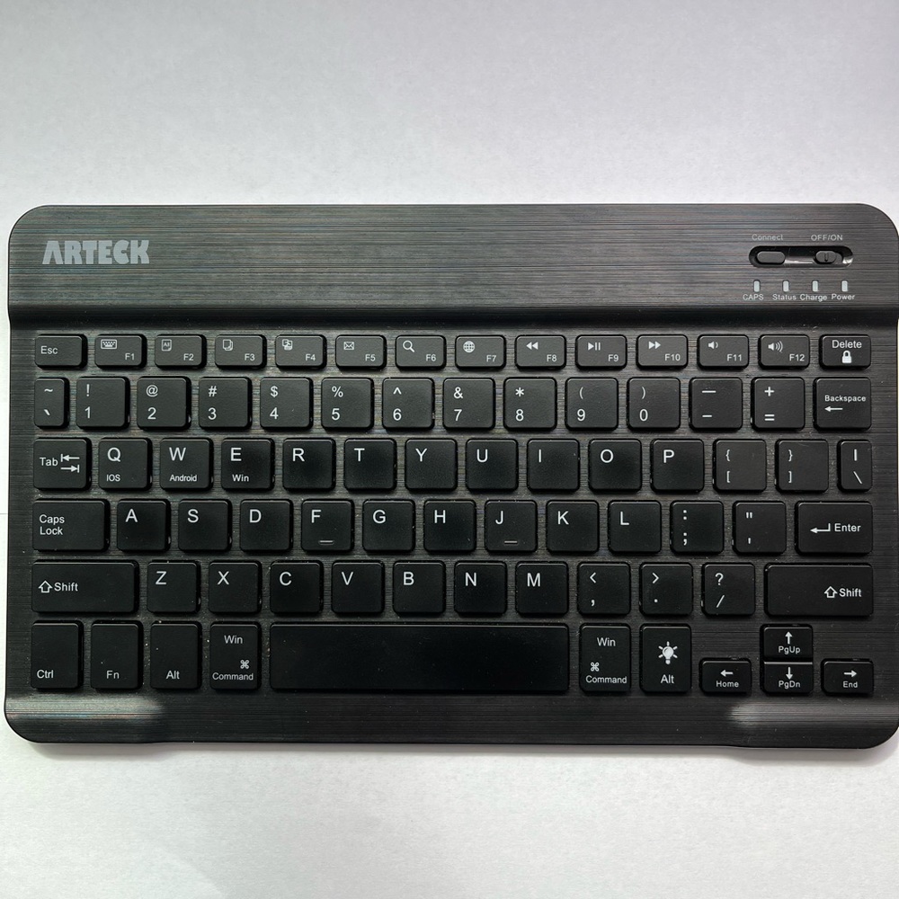 Arteck HB030B Bluetooth keyboard